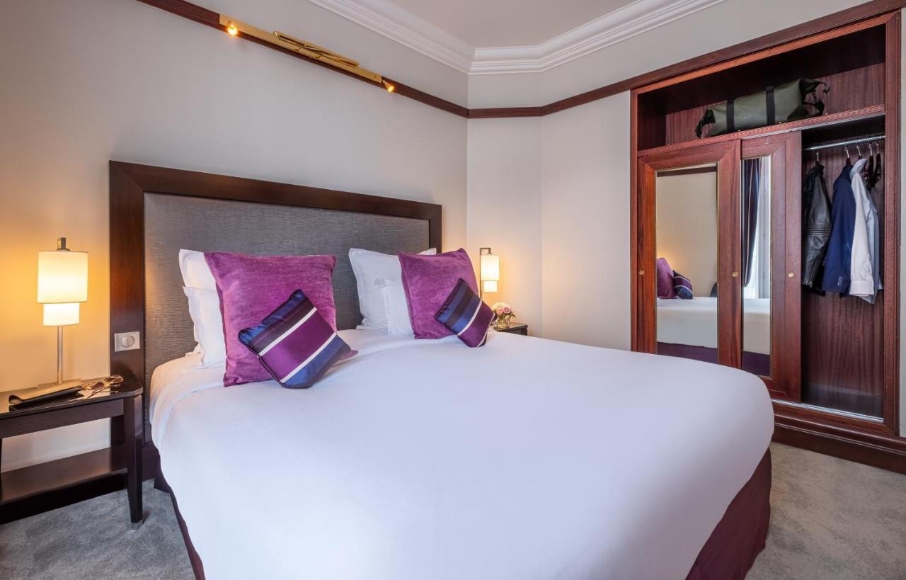 Hotel Pont Royal Párizs Kültér fotó A bedroom at the hotel